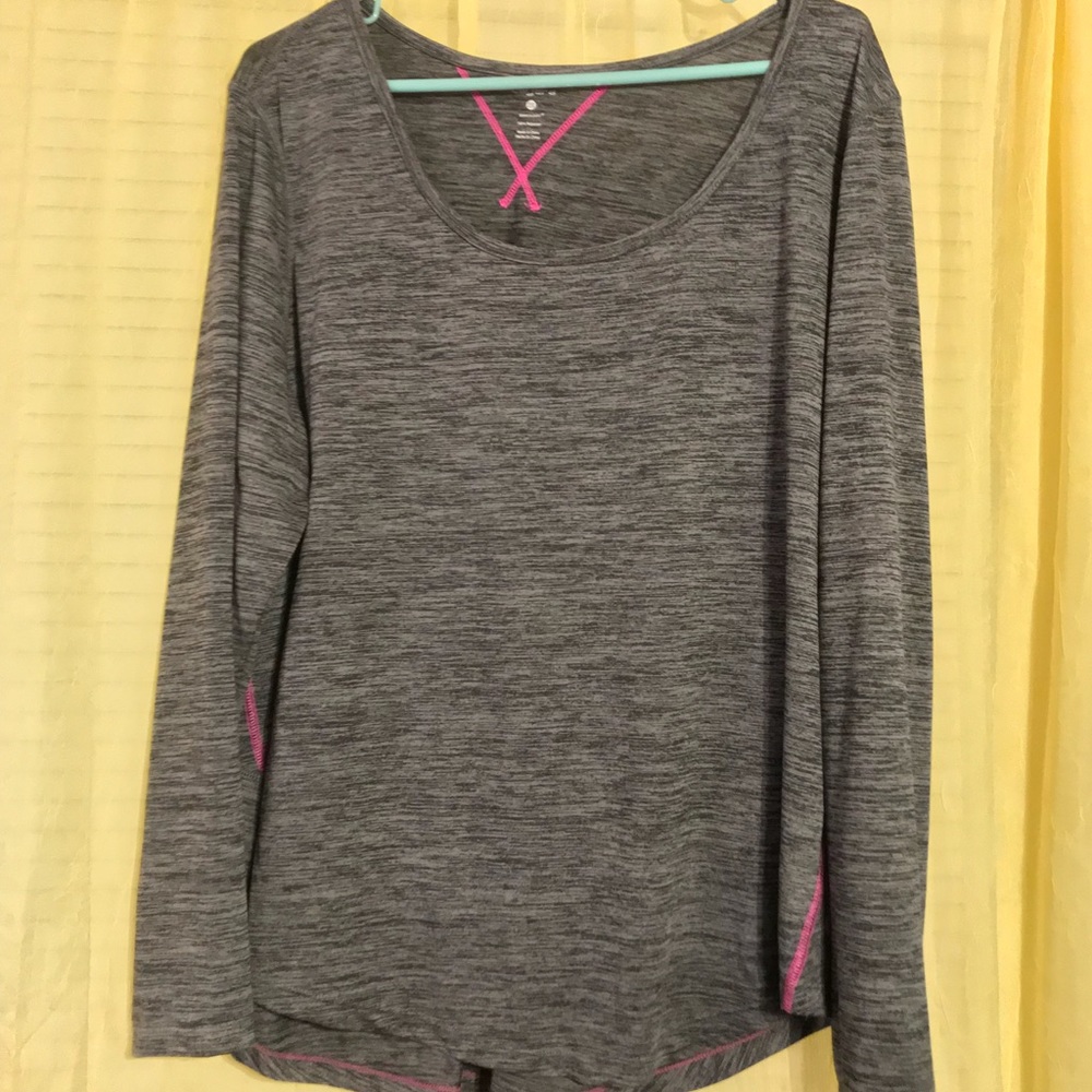 Layers Qwick-dry active shirt. Size 2X